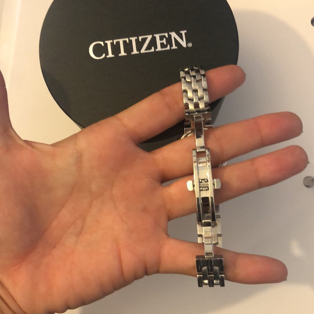 BRAND NEW Citizen eco drive watch - Picture 8 of 10
